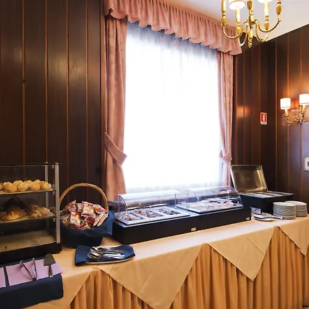 Mec Hotel 3*