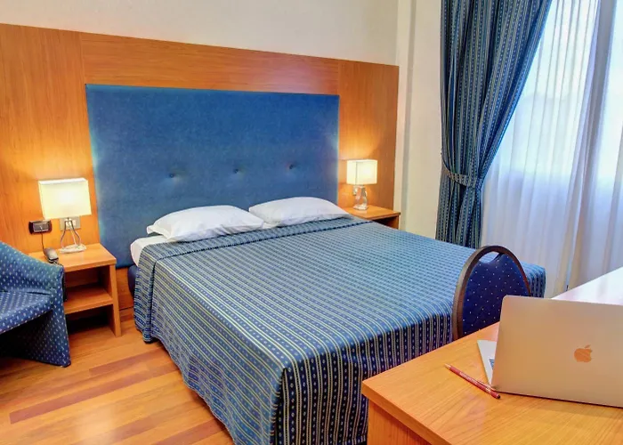 Hotel Mec 3*
