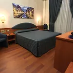 Ξενοδοχείο Mec 3*